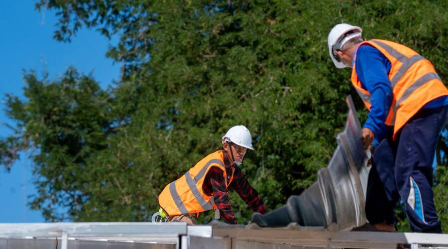 Professional gutter cleaning in Temple City, CA